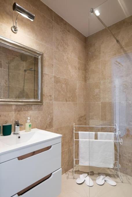 Charming Apartment In Perfect Location Krakau Exterior foto